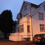 Para Apartment