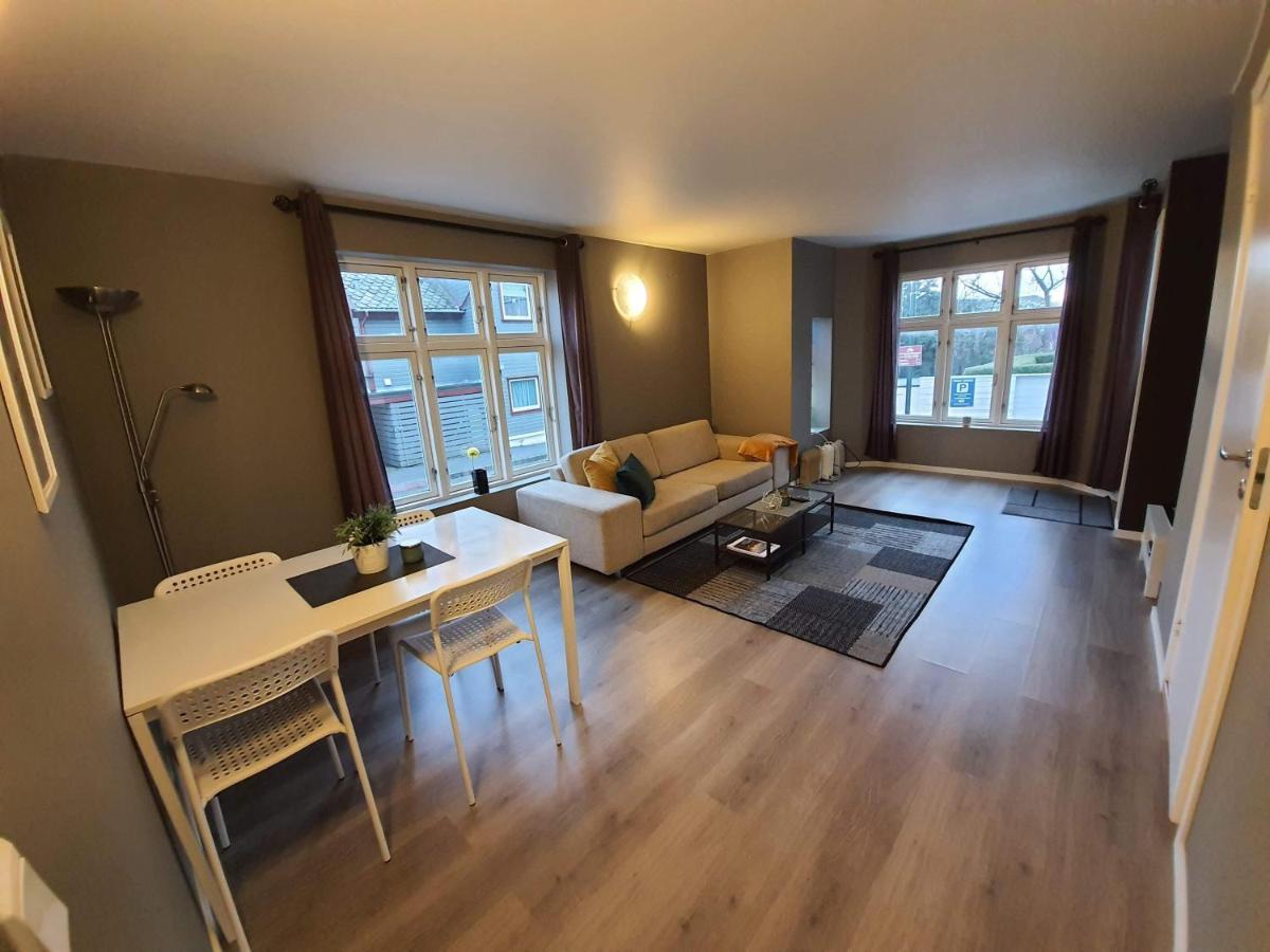 Apartment Para *